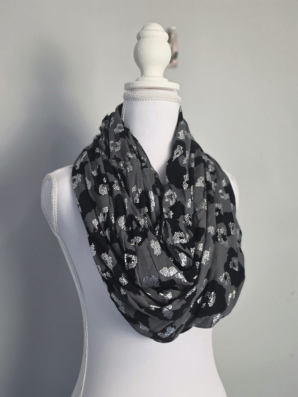 Womens Metallic Leopard Infinity Scarf - Black, Gray & Silver